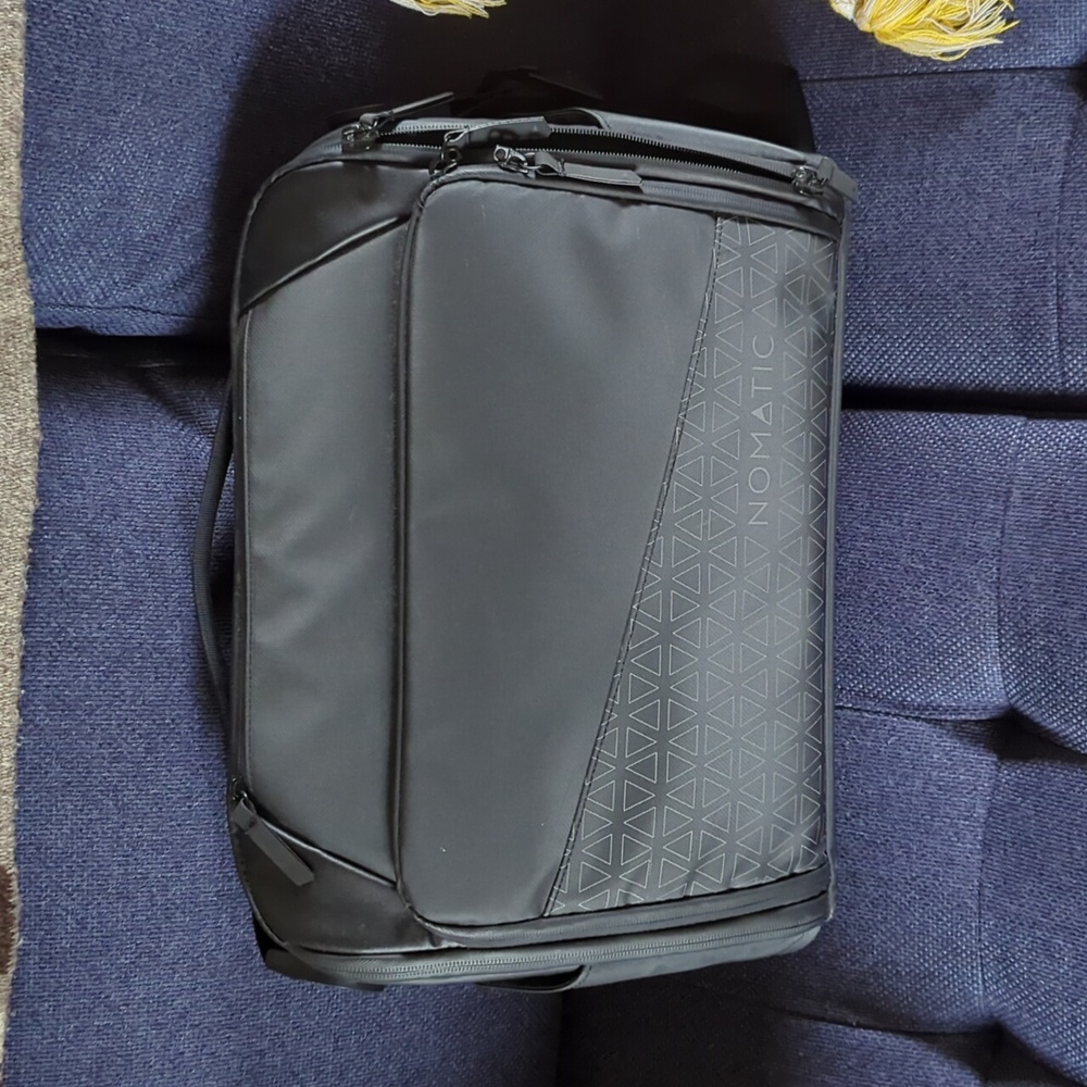 NOMATIC Black Laptop Travel Messenger Bag